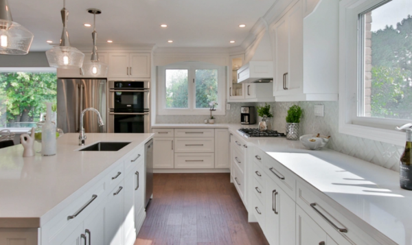 Dapur mewah dan elegan dengan konsep open-concept